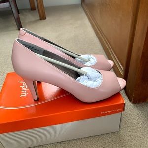 New Easy Spirit Peep Toe Heels